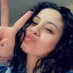 Meet your Posher, Ivette